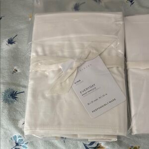 Set of 2 Pottery Barn White Percale Everyday King Shams